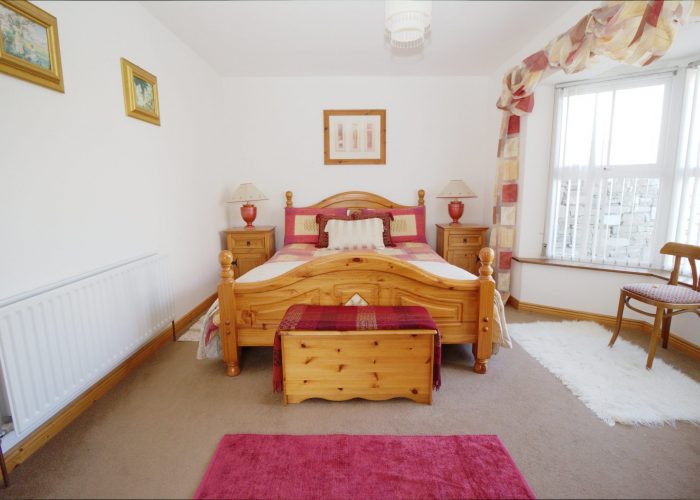 Murlach Cottage Bedroom 01